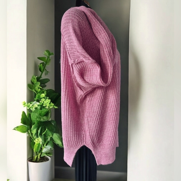 BDG Oversized Drop Shoulder Button Down V-Neck Cotton Blend Cardigan - Picture 3 of 9